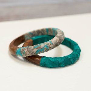 NWOT Village Artisans Sari Bangles